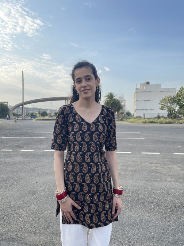 The Bold Slit V Neck Kurti - 5